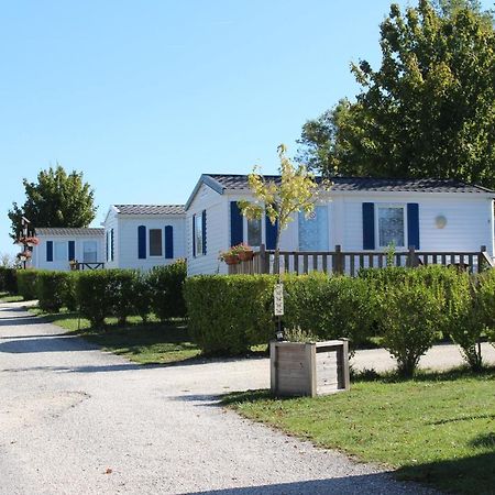 Camping Du Pontis Verteillac Экстерьер фото