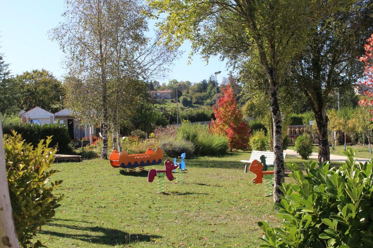 Camping Du Pontis Verteillac Экстерьер фото