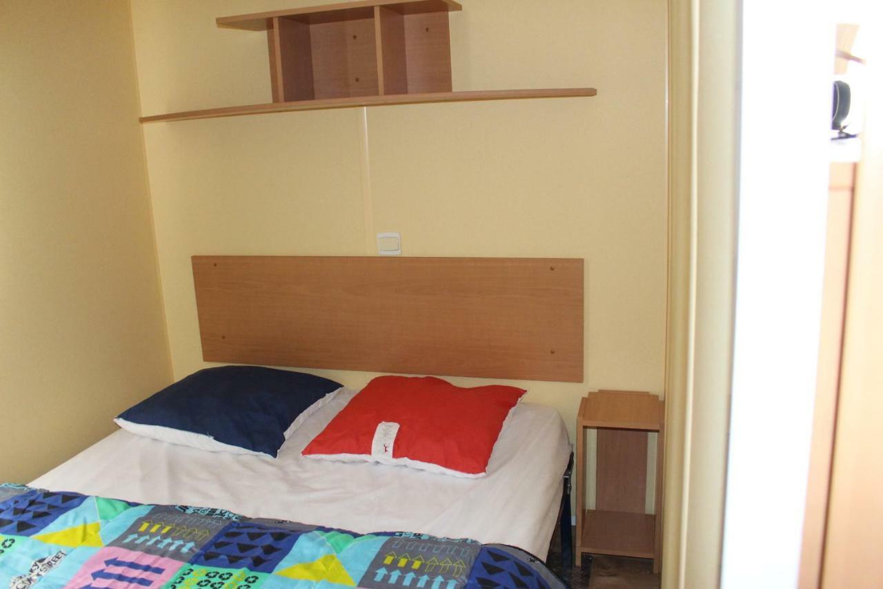 Camping Du Pontis Verteillac Экстерьер фото