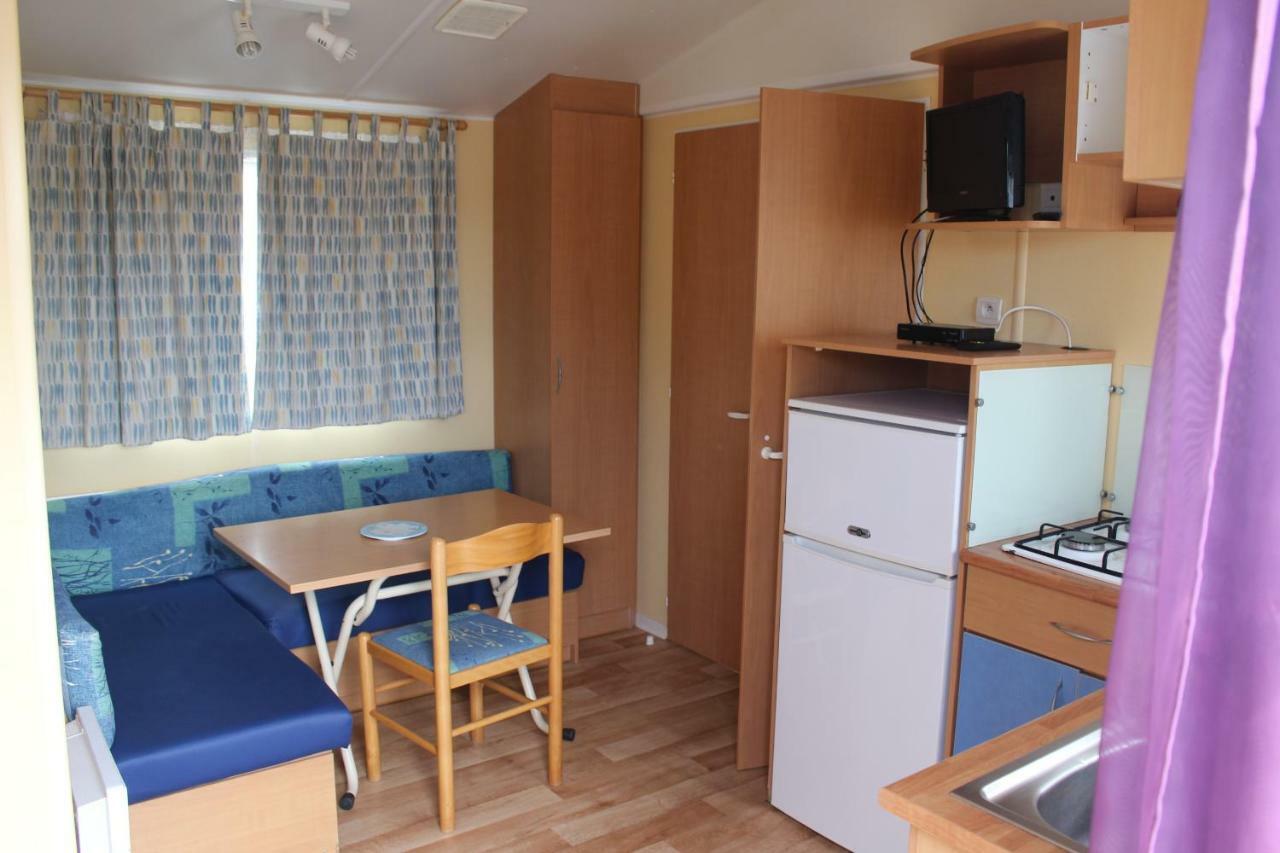 Camping Du Pontis Verteillac Экстерьер фото
