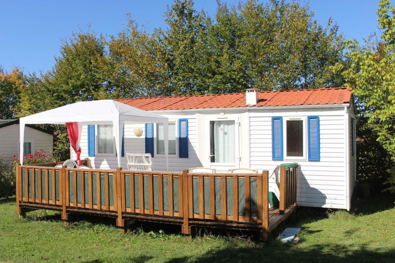 Camping Du Pontis Verteillac Экстерьер фото
