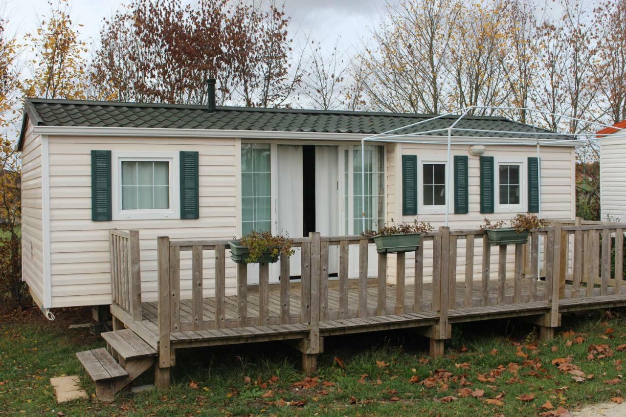 Camping Du Pontis Verteillac Экстерьер фото